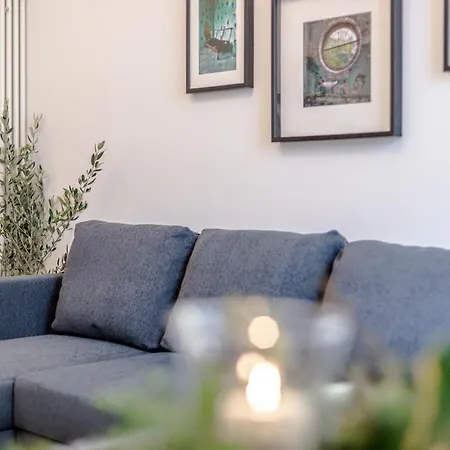 Sophie's Flat شقة