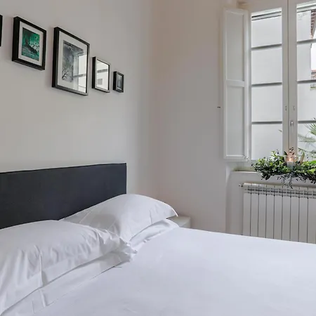 Sophie's Flat شقة